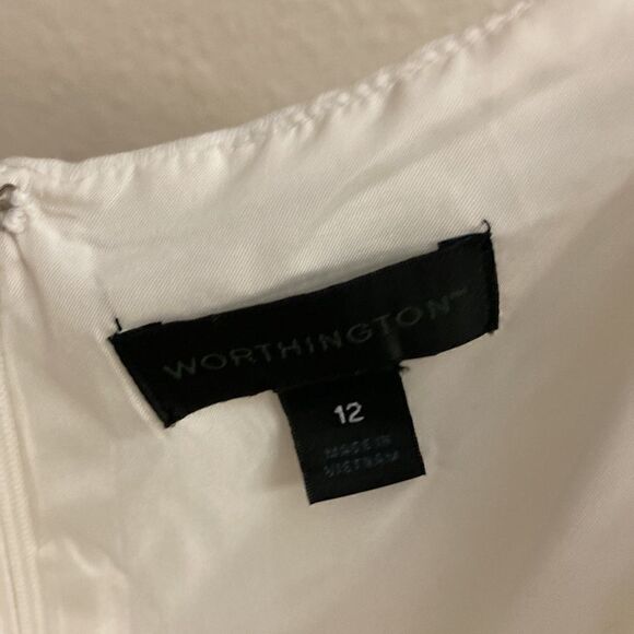 👗🌺🌸WORTHINGTON WHITE FLORAL DRESS WITH A ZIPPER IN THE BACK 👗 - Picture 8 of 9